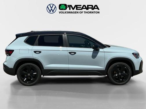 Monument Gray w/Dp Blk Rf 2026 Volkswagen Taos SE Black