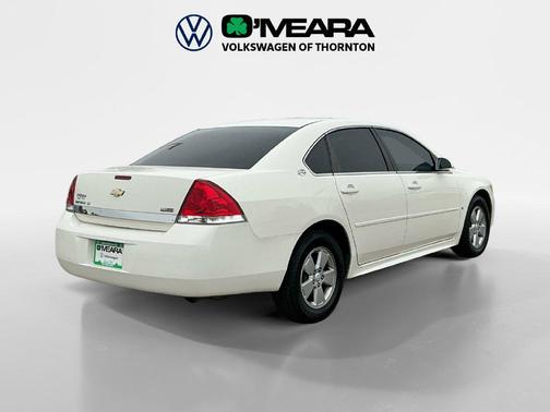 White 2009 Chevrolet Impala LT