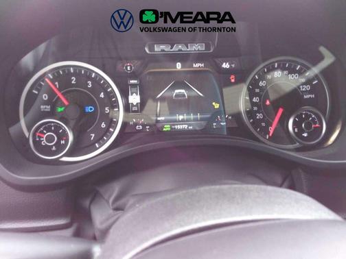 Diamond Black Crystal Pearlcoat 2026 RAM 1500 Laramie