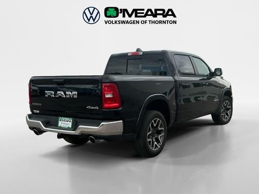 Diamond Black Crystal Pearlcoat 2026 RAM 1500 Laramie