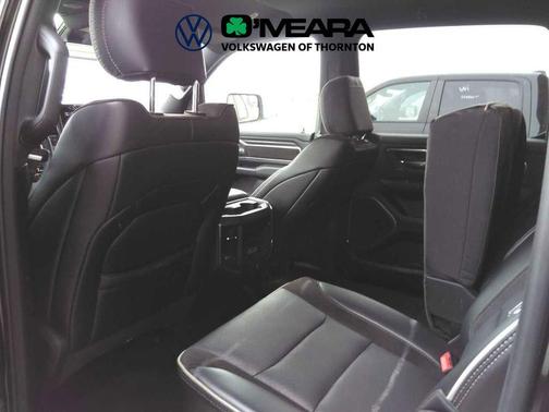 Diamond Black Crystal Pearlcoat 2026 RAM 1500 Laramie