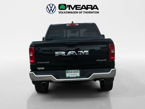 Diamond Black Crystal Pearlcoat 2026 RAM 1500 Laramie