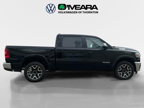 Diamond Black Crystal Pearlcoat 2026 RAM 1500 Laramie