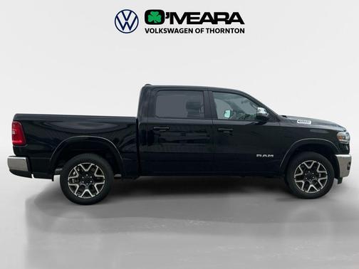 Diamond Black Crystal Pearlcoat 2026 RAM 1500 Laramie
