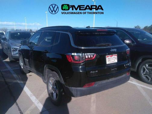 Diamond Black Crystal Pearlcoat 2024 Jeep Compass Latitude