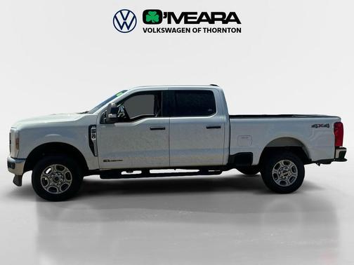 Oxford White 2025 Ford F-250 XLT