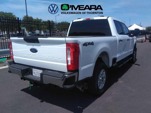 Oxford White 2025 Ford F-250 XLT