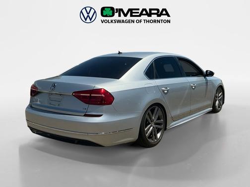 Reflex Silver Metallic 2016 Volkswagen Passat 1.8T R-Line