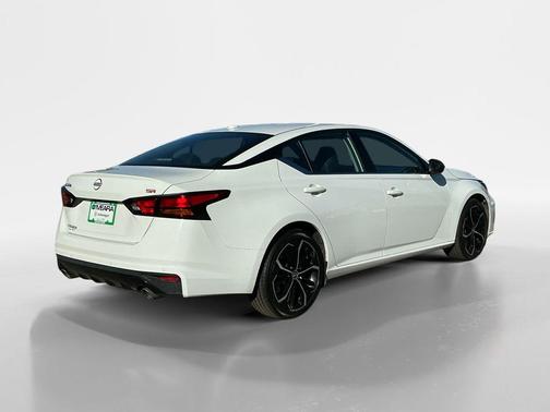 2023 Nissan Altima SR FWD