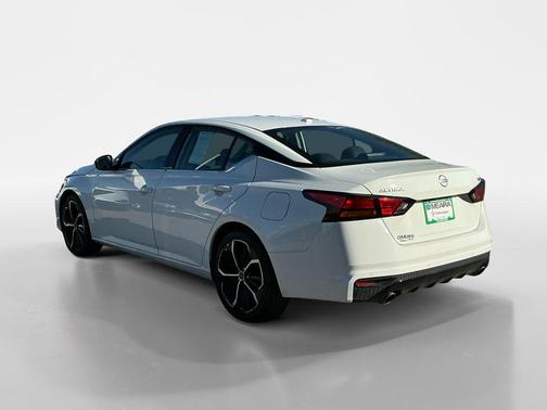 2023 Nissan Altima SR FWD