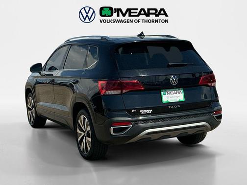 Deep Black Pearl 2024 Volkswagen Taos 1.5T SE