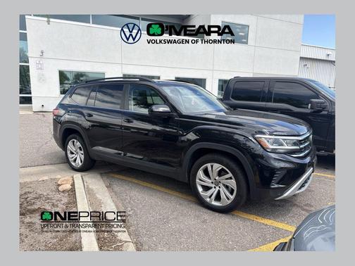 Deep Black Pearl 2023 Volkswagen Atlas 3.6L SE w/Technology