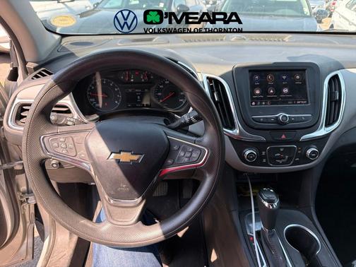 Silver Ice Metallic 2021 Chevrolet Equinox LS