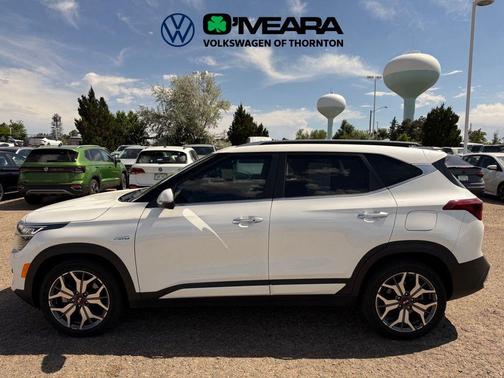 Snow White Pearl 2024 Kia Seltos SX Turbo