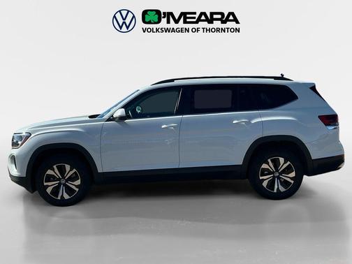 Pure White 2024 Volkswagen Atlas 2.0T SE
