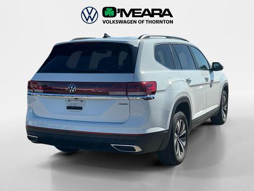 Pure White 2024 Volkswagen Atlas 2.0T SE