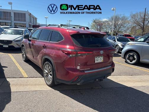Red Pearl 2020 Toyota Highlander Hybrid Platinum