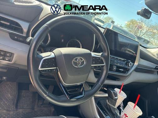 Red Pearl 2020 Toyota Highlander Hybrid Platinum