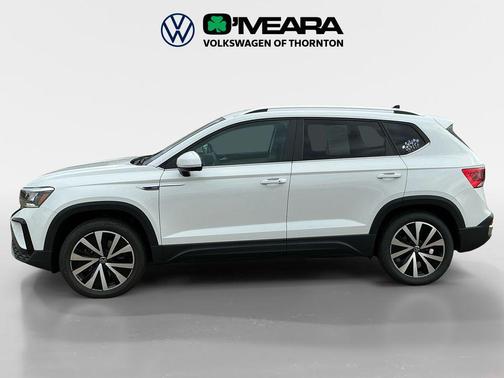 White 2023 Volkswagen Taos 1.5T SE