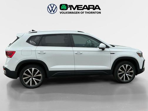 White 2023 Volkswagen Taos 1.5T SE