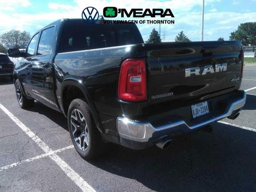 Diamond Black Crystal Pearlcoat 2025 RAM 1500 Laramie