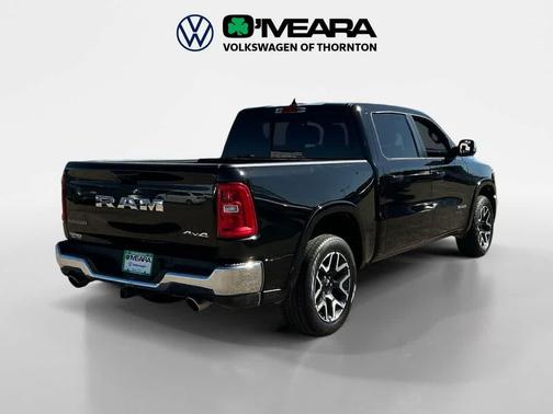 Diamond Black Crystal Pearlcoat 2025 RAM 1500 Laramie