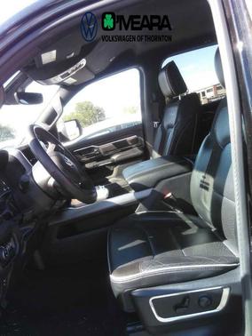 Diamond Black Crystal Pearlcoat 2025 RAM 1500 Laramie