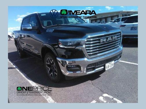 Diamond Black Crystal Pearlcoat 2025 RAM 1500 Laramie