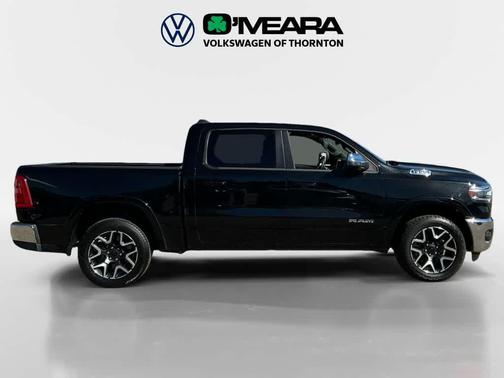 Diamond Black Crystal Pearlcoat 2025 RAM 1500 Laramie