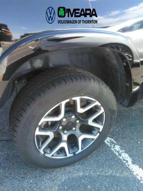 Diamond Black Crystal Pearlcoat 2025 RAM 1500 Laramie