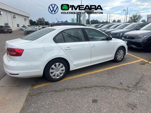 Pure White 2015 Volkswagen Jetta Auto S w/Technology