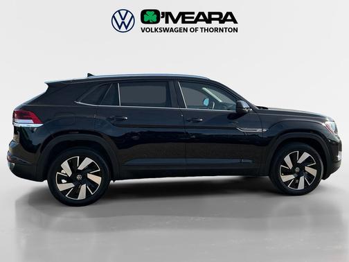 Deep Black Pearl 2026 Volkswagen Atlas Cross Sport 2.0T SE w/Technology