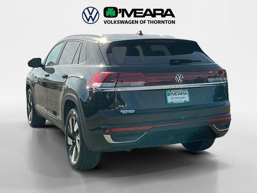 deep black pearl 2026 Volkswagen Atlas Cross Sport 2.0T SE w/Technology 4MOTION