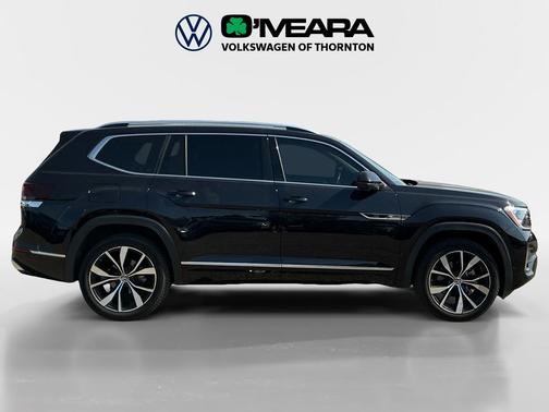 Deep Black Pearl 2024 Volkswagen Atlas 2.0T SEL Premium R-Line