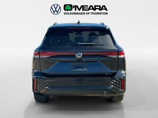 deep black pearl 2026 Volkswagen Tiguan 2.0T SE R-Line Black 4MOTION