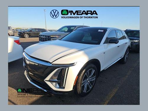 Crystal White Tricoat 2024 Cadillac LYRIQ Luxury