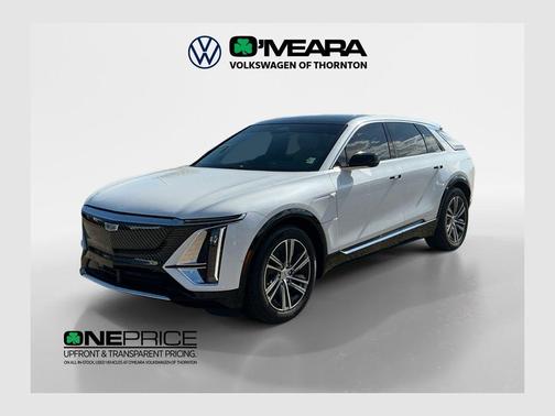 Crystal White Tricoat 2024 Cadillac LYRIQ Luxury