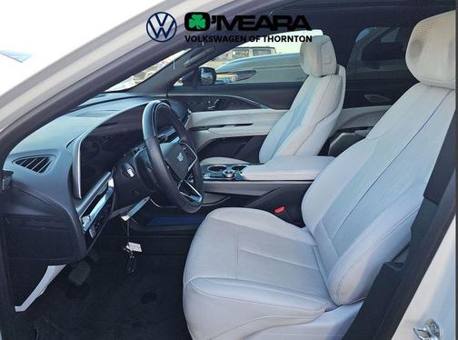 Crystal White Tricoat 2024 Cadillac LYRIQ Luxury