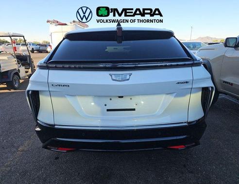 Crystal White Tricoat 2024 Cadillac LYRIQ Luxury