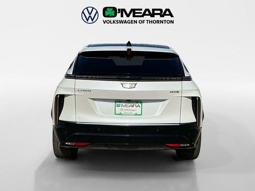 Crystal White Tricoat 2024 Cadillac LYRIQ Luxury