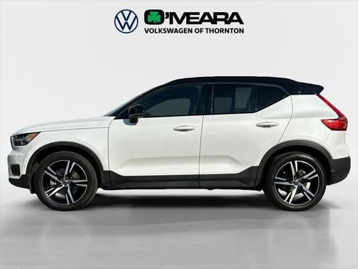 2022 Volvo XC40 T5 R-Design