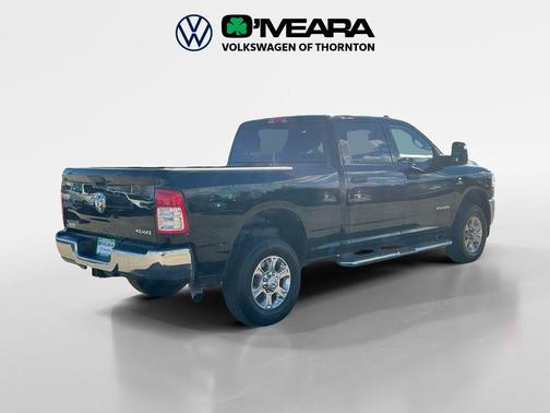 Diamond Black Crystal Pearlcoat 2024 RAM 2500 Big Horn Crew Cab 4x4 6'4' Box