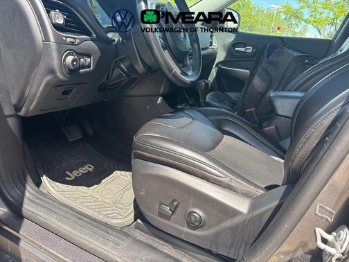 Granite Crystal Metallic Clearcoat 2019 Jeep Cherokee Latitude Plus