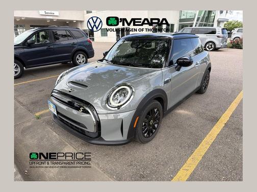 Moonwalk Grey Metallic 2023 MINI Hardtop Cooper S