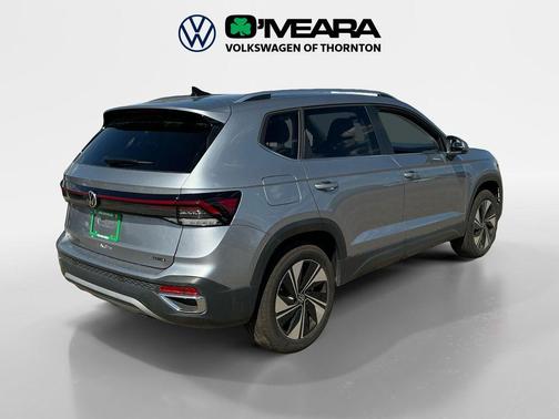 Pyrite Silver Metallic 2025 Volkswagen Taos 1.5T SE