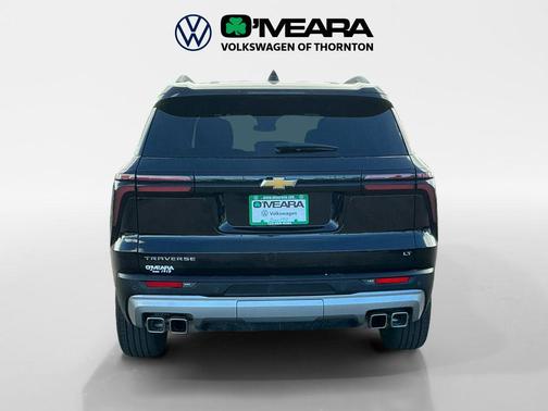 Mosaic Black Metallic 2024 Chevrolet Traverse LT