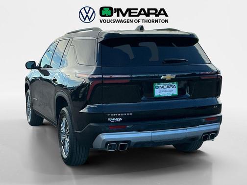 Mosaic Black Metallic 2024 Chevrolet Traverse LT