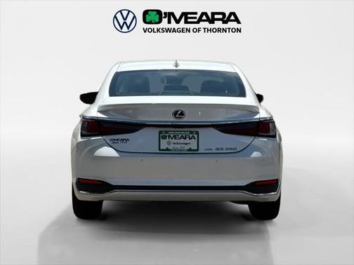 2023 Lexus ES 250 Base