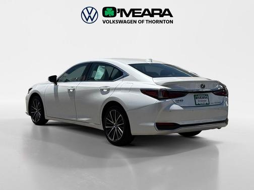 2023 Lexus ES 250 Base