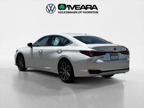 2023 Lexus ES 250 Base